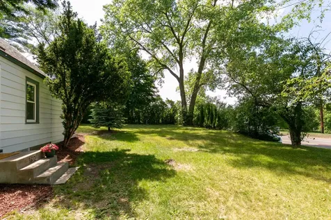 1612 County Road C E Maplewood MN 55109