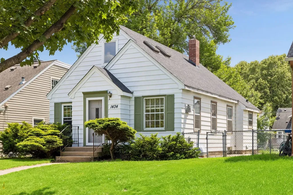 1434 Scheffer Avenue Saint Paul MN 55116