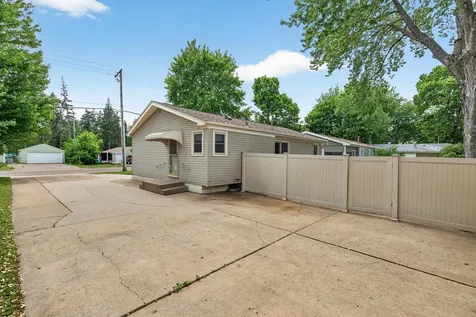 6206 47th Avenue N Crystal MN 55422
