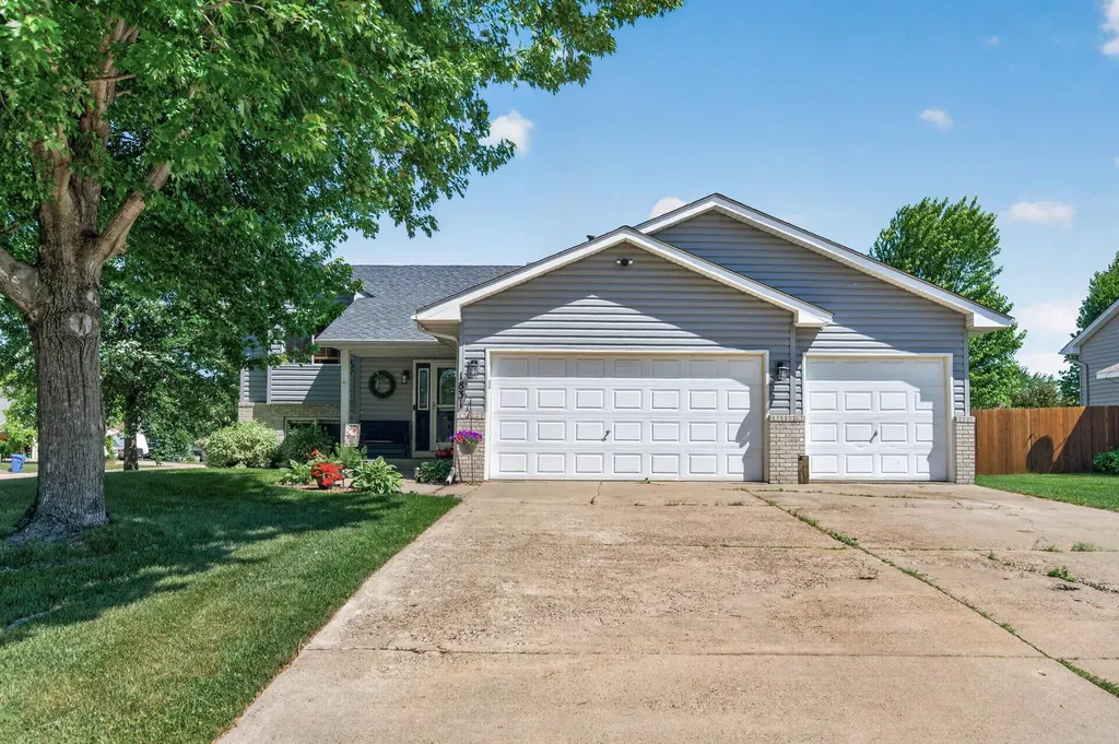 1831 73rd Street Hugo MN 55038