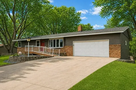 11004 Oak Knoll Terrace N Hopkins MN 55305