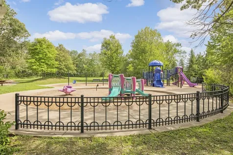 11004 Oak Knoll Terrace N Hopkins MN 55305