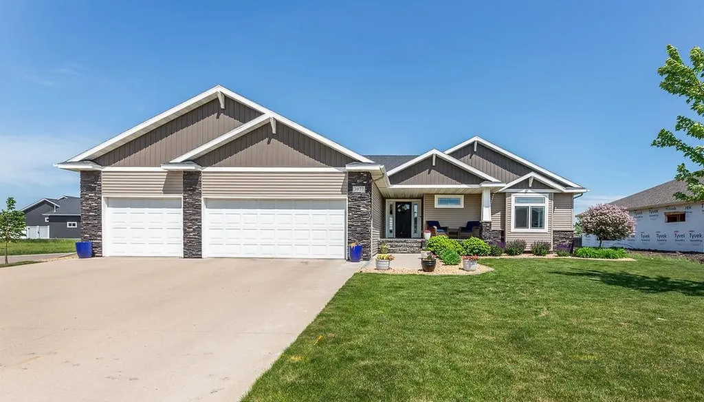 3977 49th Avenue S Fargo ND 58104