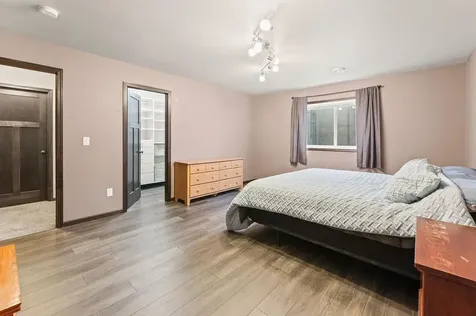 3977 49th Avenue S Fargo ND 58104