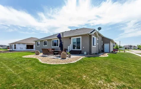 3977 49th Avenue S Fargo ND 58104