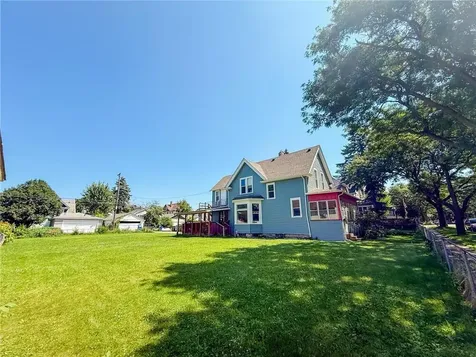 989 Conway Street Saint Paul MN 55106