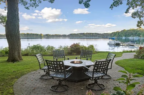 8736 Lake Riley Drive Chanhassen MN 55317