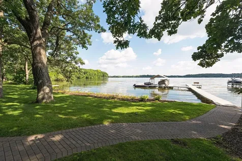 8736 Lake Riley Drive Chanhassen MN 55317