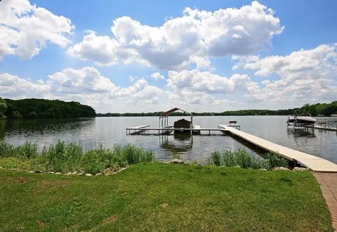 8736 Lake Riley Drive Chanhassen MN 55317