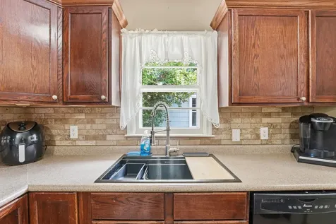 5012 Russell Avenue N Minneapolis MN 55430