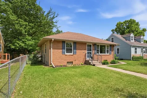 5012 Russell Avenue N Minneapolis MN 55430