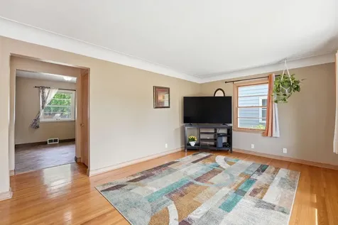 5012 Russell Avenue N Minneapolis MN 55430