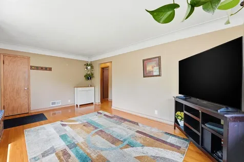 5012 Russell Avenue N Minneapolis MN 55430