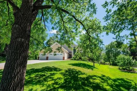 375 Bohlken Drive Hastings MN 55033