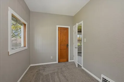 5319 E 3rd Street Superior WI 54880