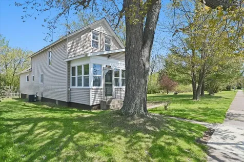 5319 E 3rd Street Superior WI 54880