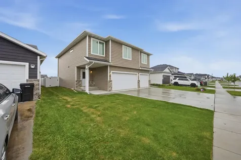 1118 Albert Court W West Fargo ND 58078