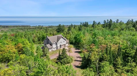685 Cuttingwood Road Two Harbors MN 55616