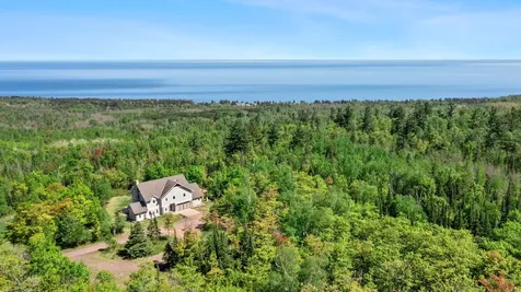685 Cuttingwood Road Two Harbors MN 55616
