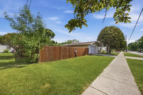 1014 24th Avenue S Moorhead MN 56560