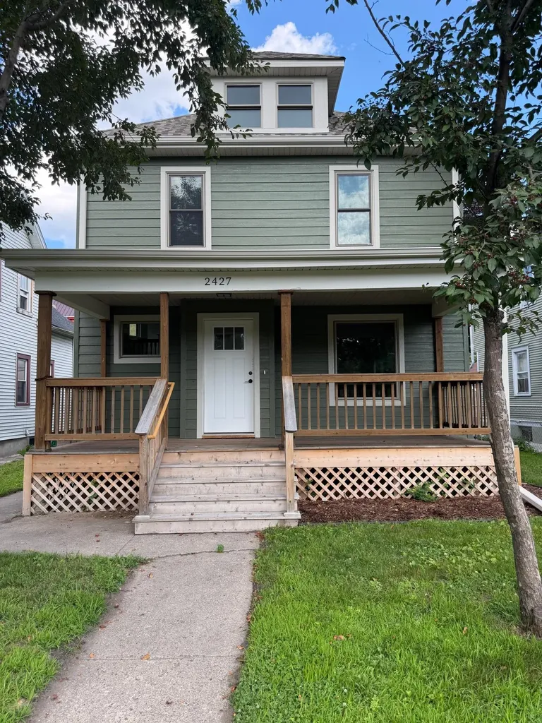 2427 17th Avenue S Minneapolis MN 55404