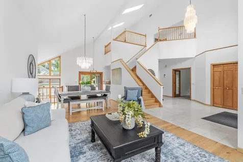 1952 Safari Trail Eagan MN 55122