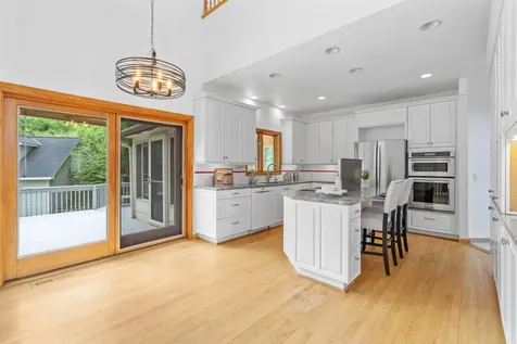 1952 Safari Trail Eagan MN 55122