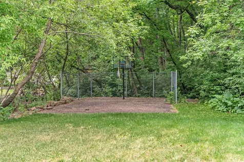 1952 Safari Trail Eagan MN 55122