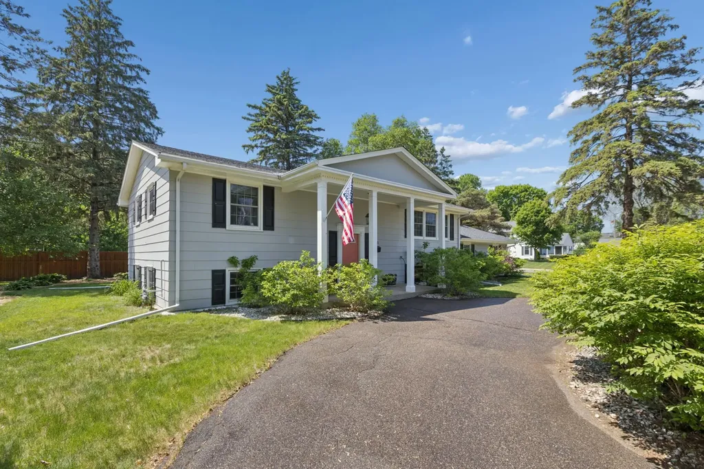2255 Orkla Drive Golden Valley MN 55427