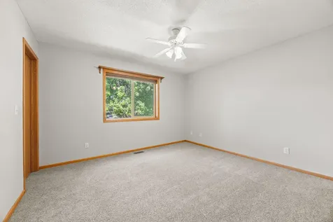 488 Thomas Avenue Shakopee MN 55379