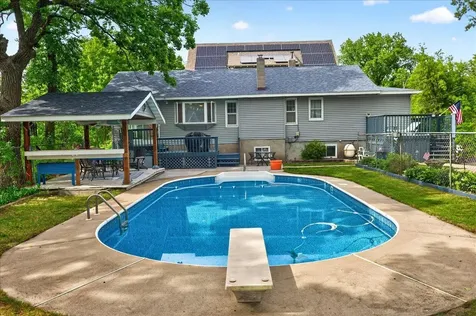 79 Long Lake Road Mahtomedi MN 55115