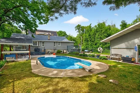 79 Long Lake Road Mahtomedi MN 55115