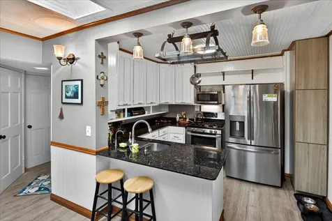 79 Long Lake Road Mahtomedi MN 55115