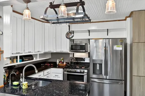 79 Long Lake Road Mahtomedi MN 55115