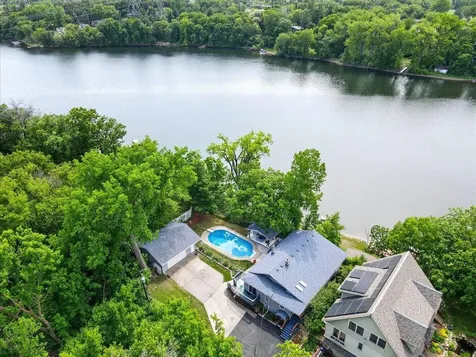 79 Long Lake Road Mahtomedi MN 55115