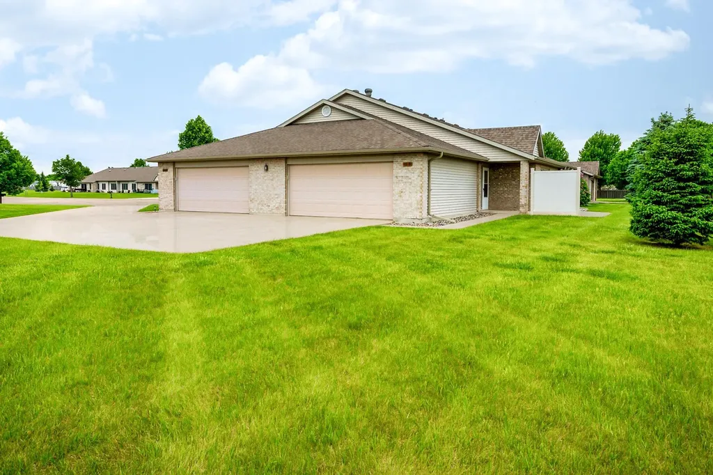 1415 Heatherwood Court West Fargo ND 58078