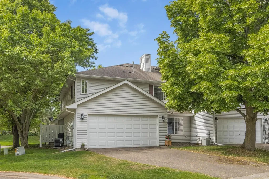 372 Gironde Court Woodbury MN 55125