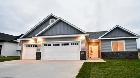 106 Fairway Street Zumbrota MN 55992
