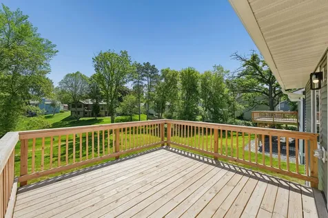 1886 Desoto Street N Maplewood MN 55117