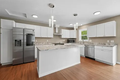 1886 Desoto Street N Maplewood MN 55117