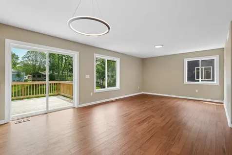 1886 Desoto Street N Maplewood MN 55117