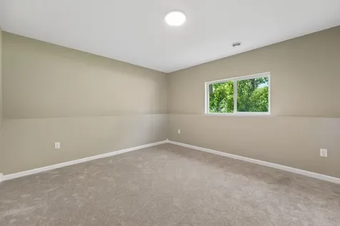 1886 Desoto Street N Maplewood MN 55117