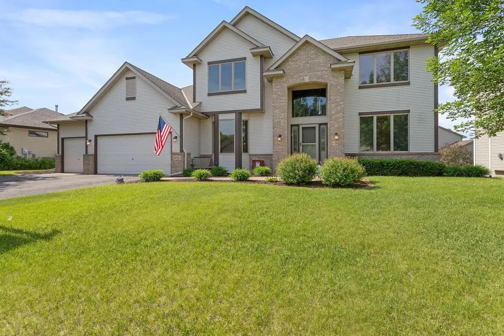 5721 103rd Avenue N Brooklyn Park MN 55443
