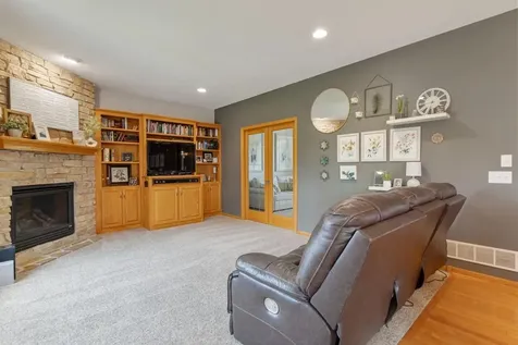 5721 103rd Avenue N Brooklyn Park MN 55443
