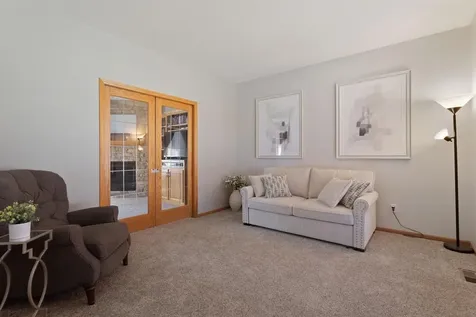 5721 103rd Avenue N Brooklyn Park MN 55443