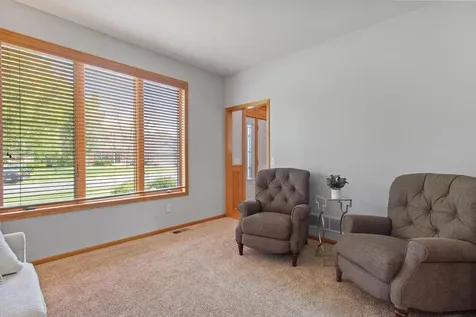5721 103rd Avenue N Brooklyn Park MN 55443