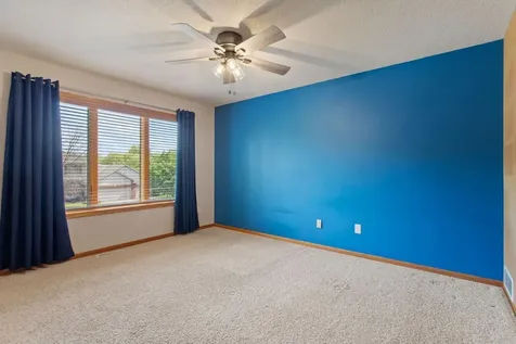 5721 103rd Avenue N Brooklyn Park MN 55443