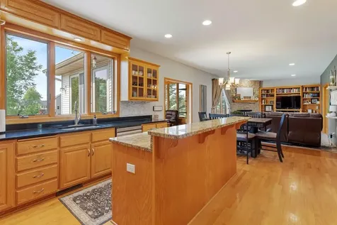 5721 103rd Avenue N Brooklyn Park MN 55443