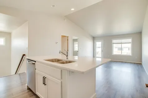 1453 69th Avenue S Fargo ND 58104