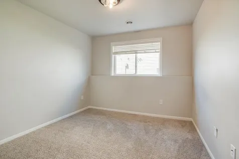 1453 69th Avenue S Fargo ND 58104